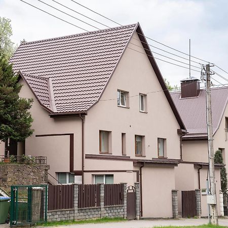 Apartment In Garage With Free Parking Kaunas Buitenkant foto